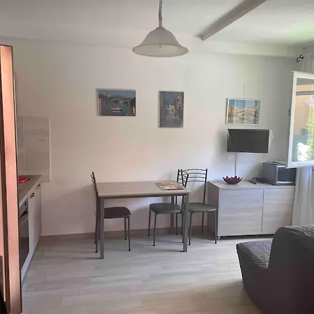 アパート Casa Petros Trebiano